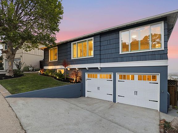 3rd image of 1049 Buckland Ave