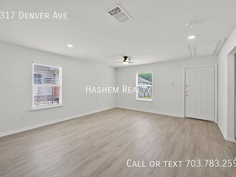 1317 Denver Ave — Photo 8