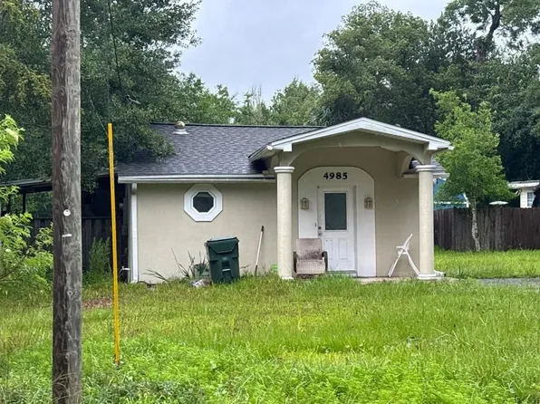 4985 Canal St, Milton, FL 32570