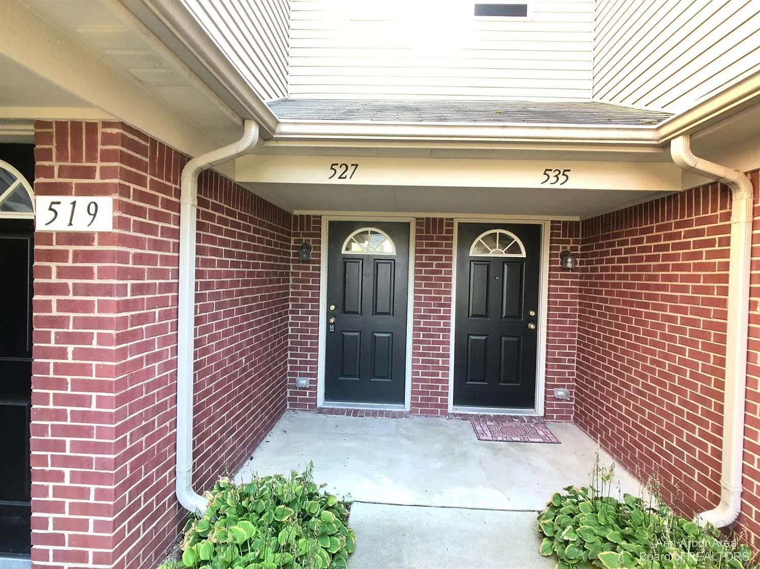 527 Addington Ln photo 1