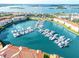 1 Harbour Isle Dr E UNIT 203, Fort Pierce, FL 34949