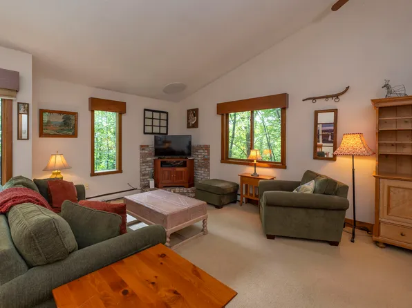 253 Old Quechee Road #4A, Hartford, VT 05059