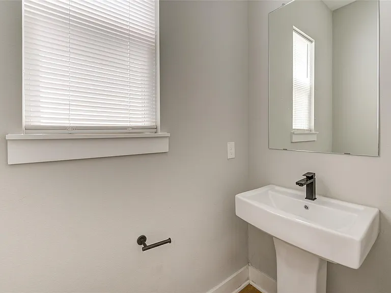 4220 McKinley St — Photo 24