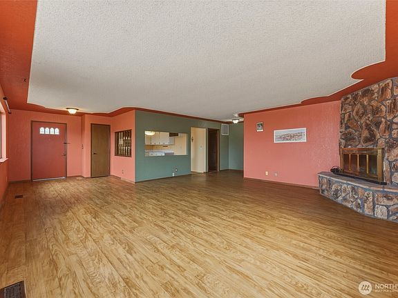3rd image of 1427 Wilkenson Street