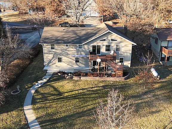 3rd image of 28017 Dogwood Dr