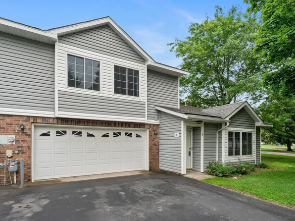 2 Oak Rd #D, Circle Pines, MN 55014