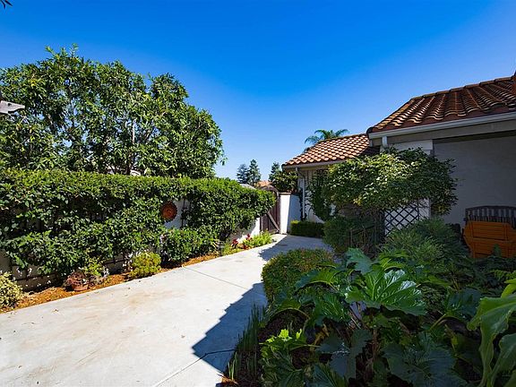 3rd image of 1114 La Tortuga Dr