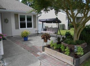 3807 Galantis Dr #104, Morehead City, NC 28557