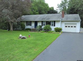 15 East Dr, Castleton, NY 12033