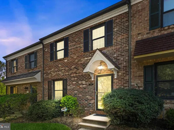 126 Winged Foot Ct, Royersford, PA 19468