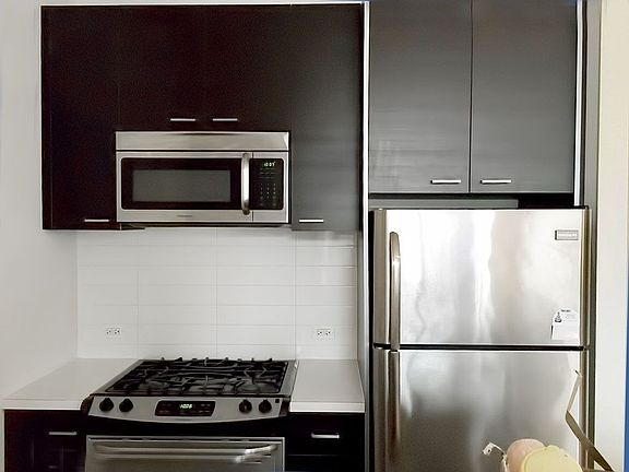 4th image of 2310 41st Ave APT 4B