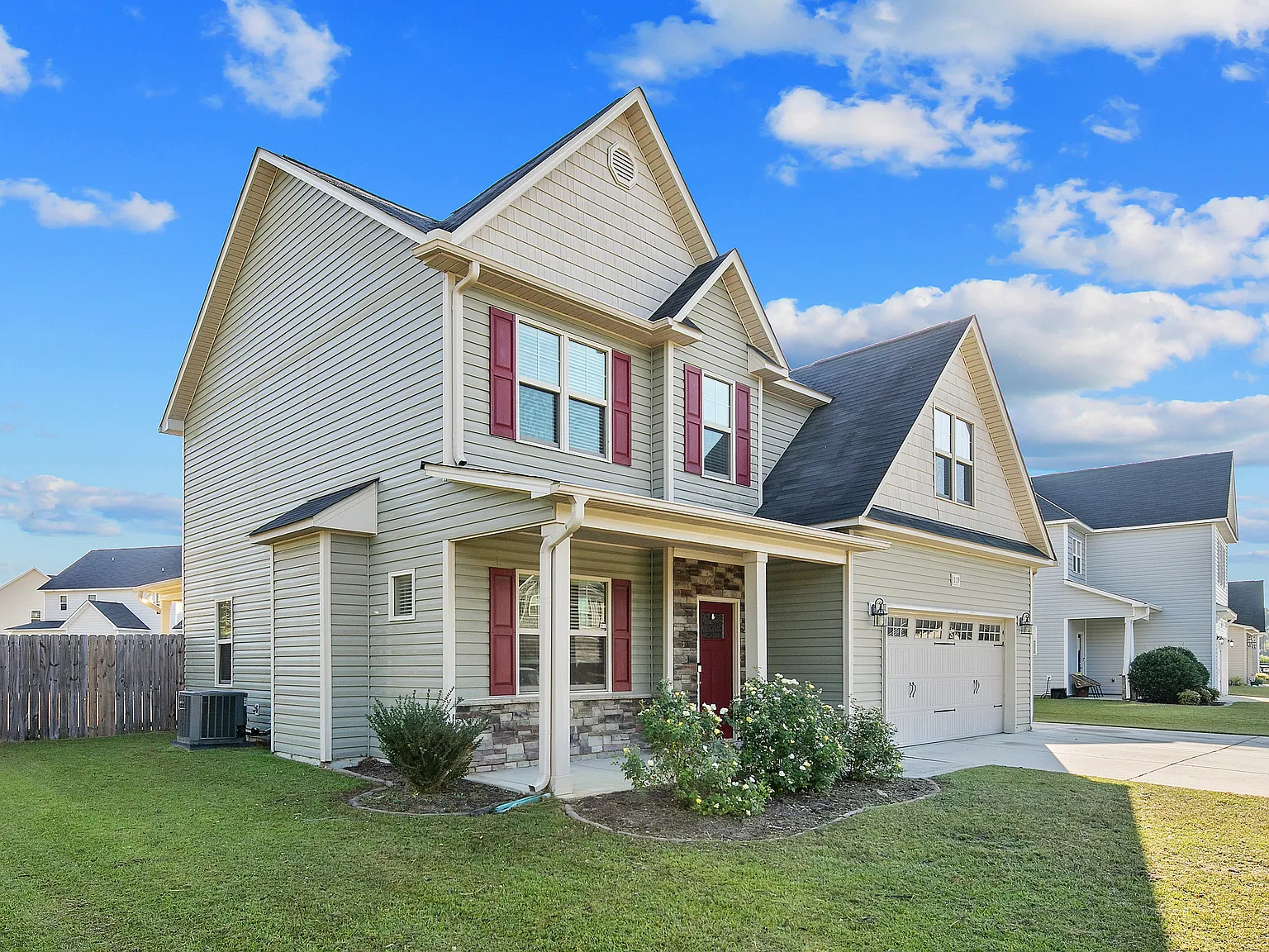 4 bed, 2.5 bath, 1821 sqft, $2,000 — Photo 3