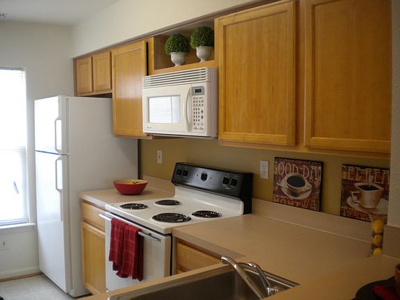 2nd image of 45730 Nicholas Ct