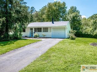 7 Aldrich Rd S, Kendall Park, NJ 08824