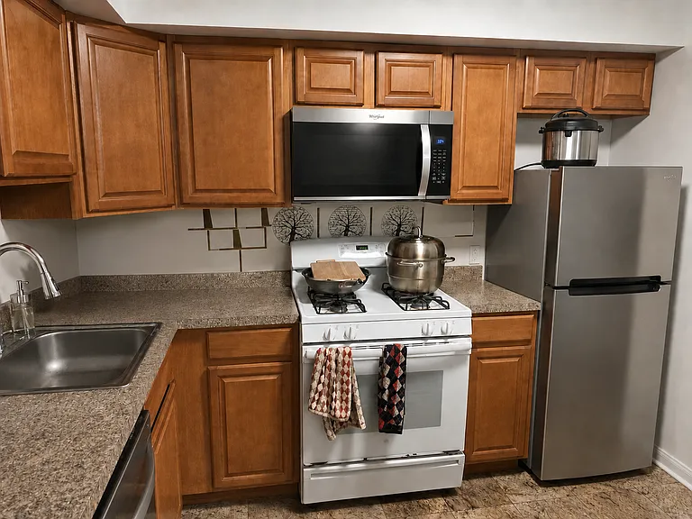 103 Claridge Ct #4 — Photo 3
