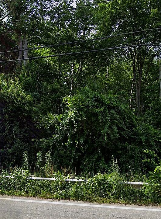 2nd image of 390 Commonwealth Rd