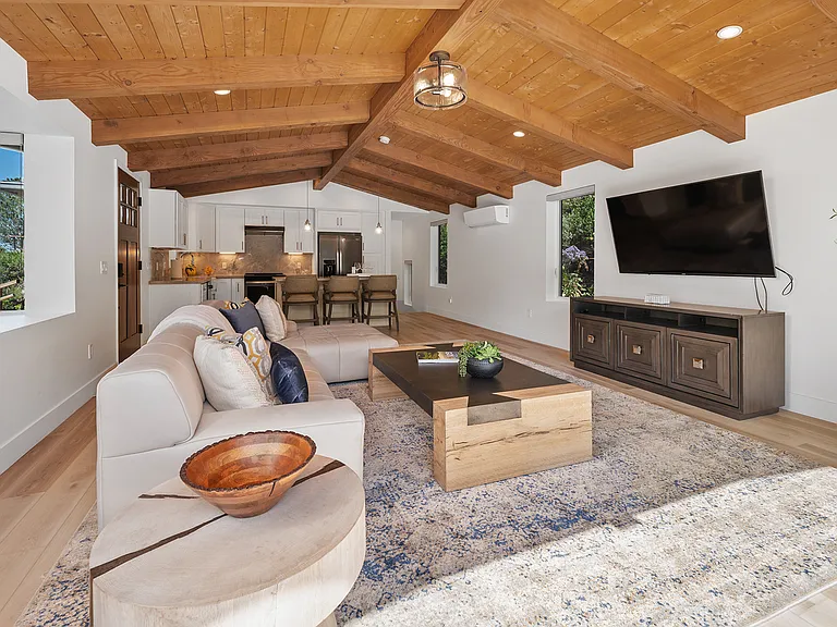 Guest house living area