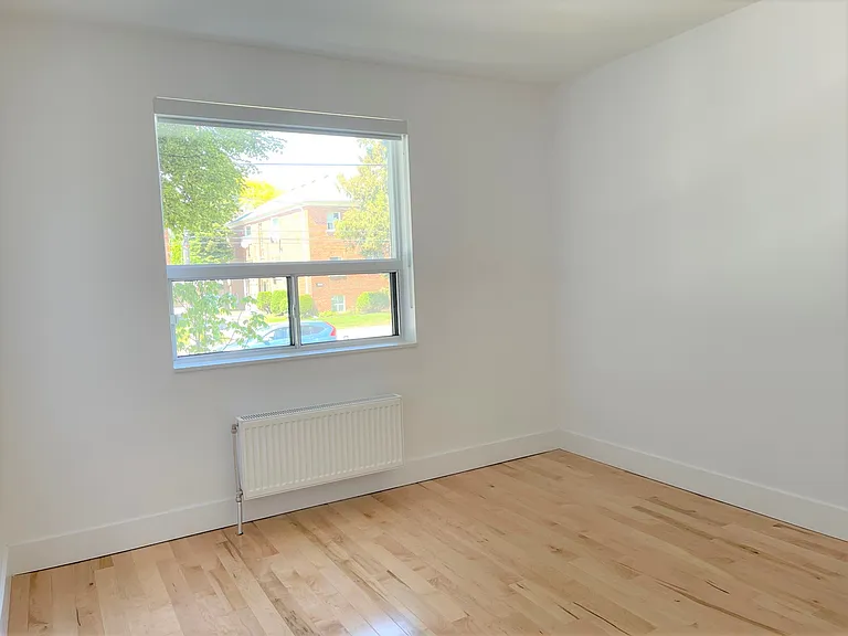 2901 Saint Clair Ave E — Photo 5