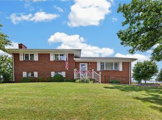 38 Highland Ave, West Alexander, PA 15376