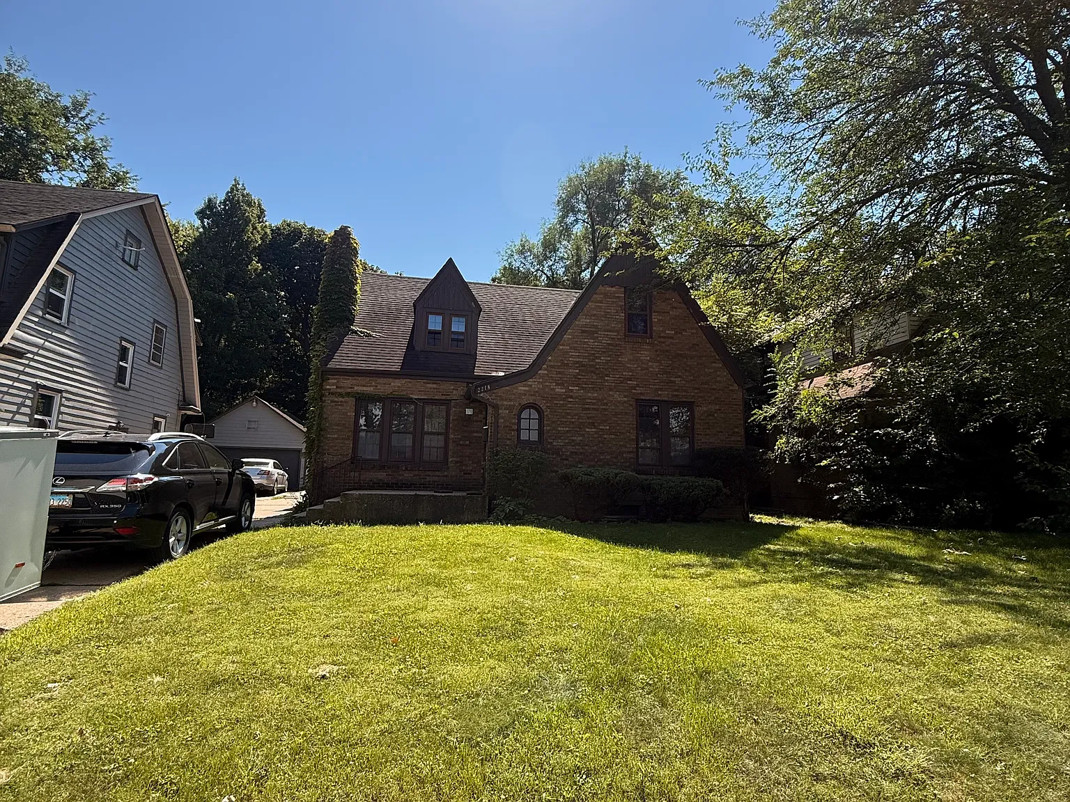 4 bed, 2012 sqft, $2,200 — Photo 2