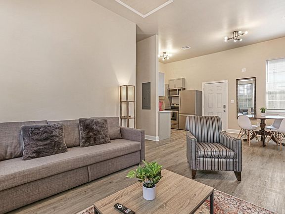 4th image of 1810 2nd St #3