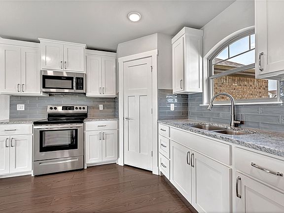 4th image of 364 N Otoe St
