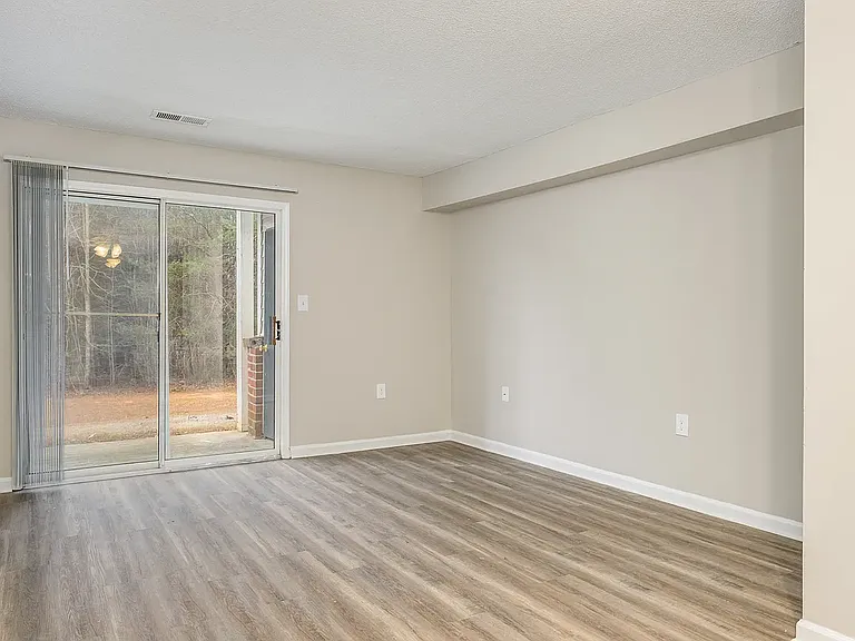 Griffith Commons Apartments — Photo 22