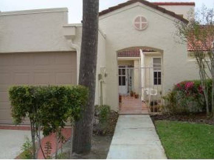 1st image of 734 Green Valley Ln