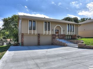 15935 Spring St, Omaha, NE 68130