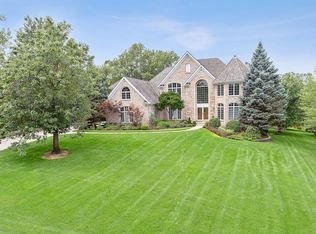 36 Woodview Ln, Lemont, IL 60439