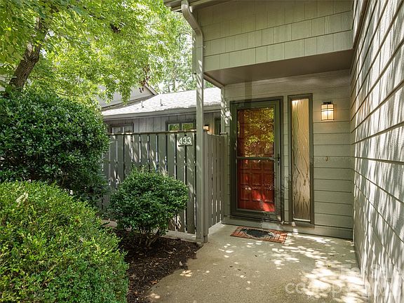 2nd image of 433 Crowfields Dr