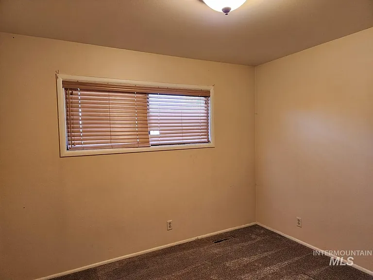 106 E Whiteley Ave — Photo 21