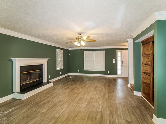 3rd image of 2945 Camary Place Dr SE