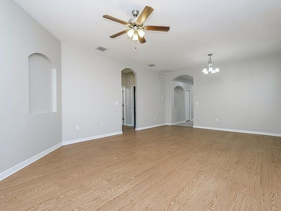 3rd image of 1031 Windton Oak Dr