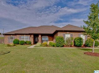 526 Summer Cove Cir NW, Madison, AL 35757