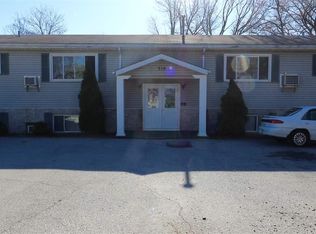 310 Hawthorne Cir, Creve Coeur, IL 61610