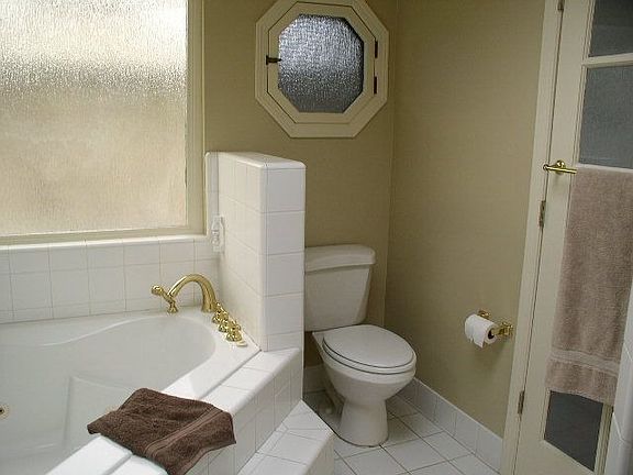 view of Master Bath, Jac Tub