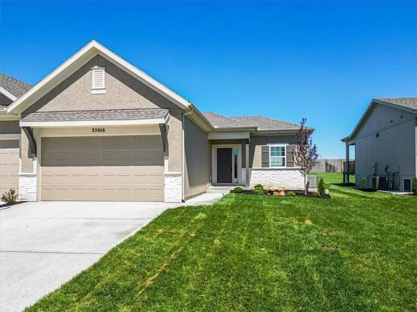 25016 W 94th Ter, Lenexa, KS 66227