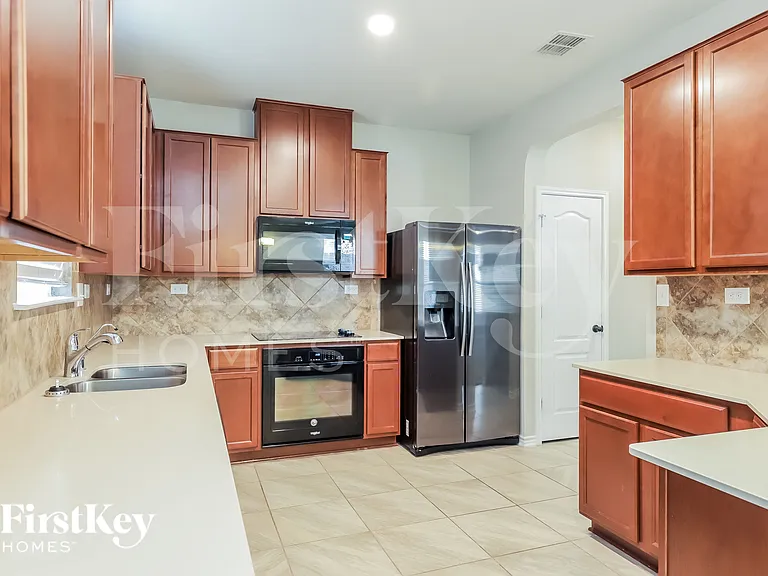 2410 Yaupon Cyn — Photo 7