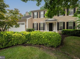 6820 Silver Ann Dr, Lorton, VA 22079