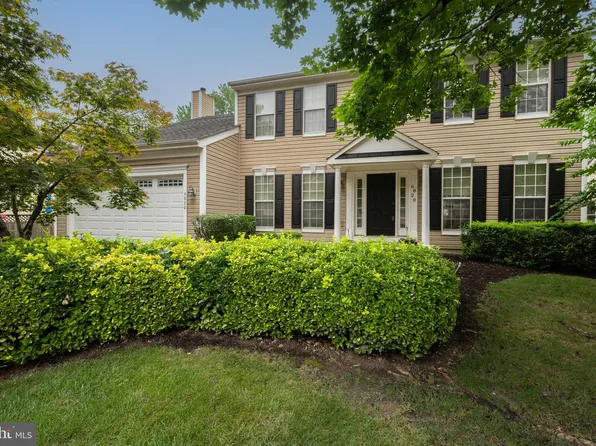 6820 Silver Ann Dr, Lorton, VA 22079