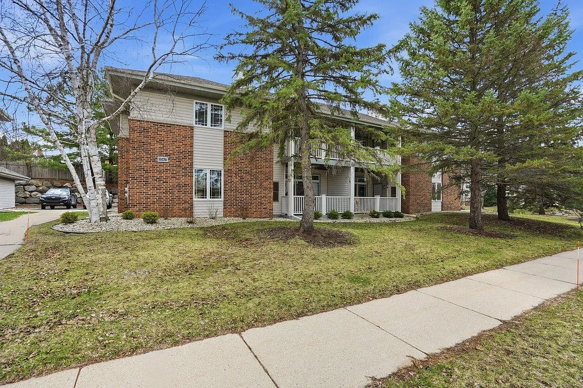 5587 Bantry Lane #4 photo 1