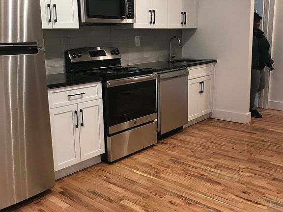 4th image of 553 Williams Ave #1A
