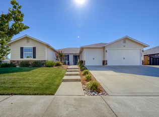 1195 Colorado Ct, Redding, CA 96003