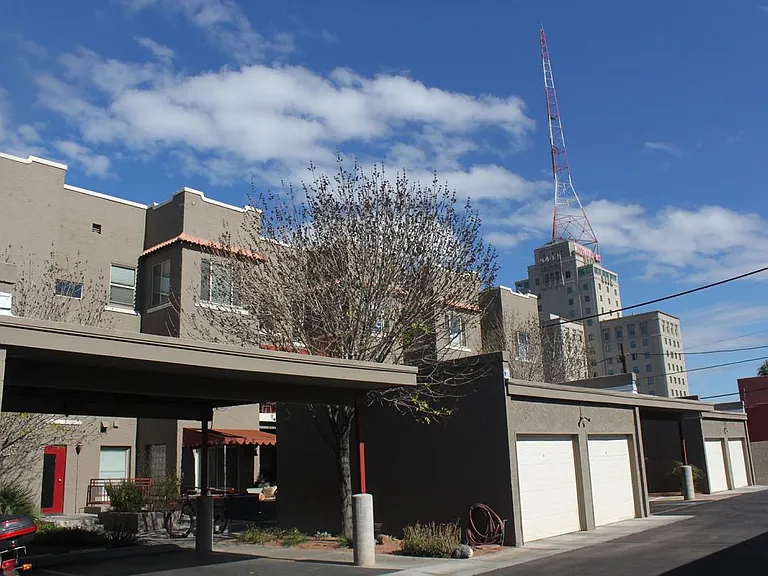 387 N 2nd Ave #2D — Photo 14