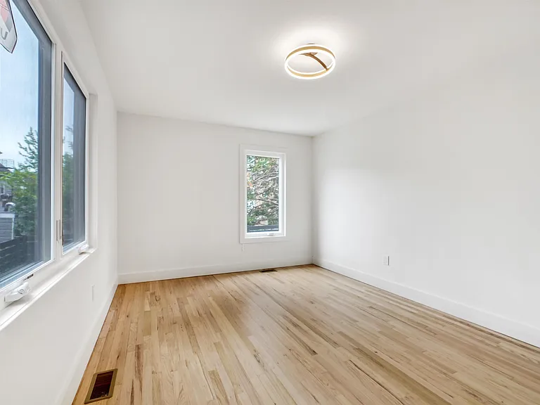 7809 Broadway #1 — Photo 10