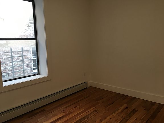 5th image of 168 Clinton Ave APT 10Q