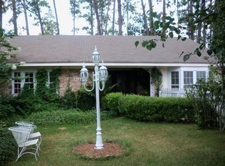 1915 Ridgeway Ln, Hattiesburg, MS 39401