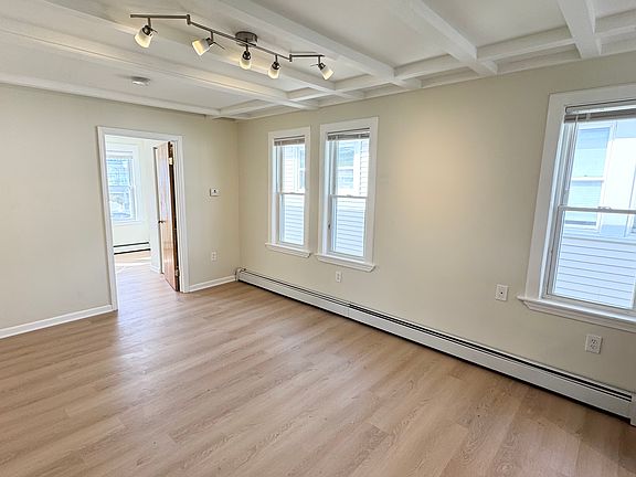 2nd image of 94 Old Colony Ave APT 4