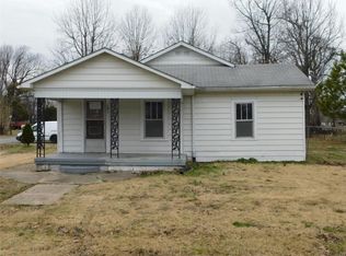 101 W Magnolia St, Clinton, MO 64735